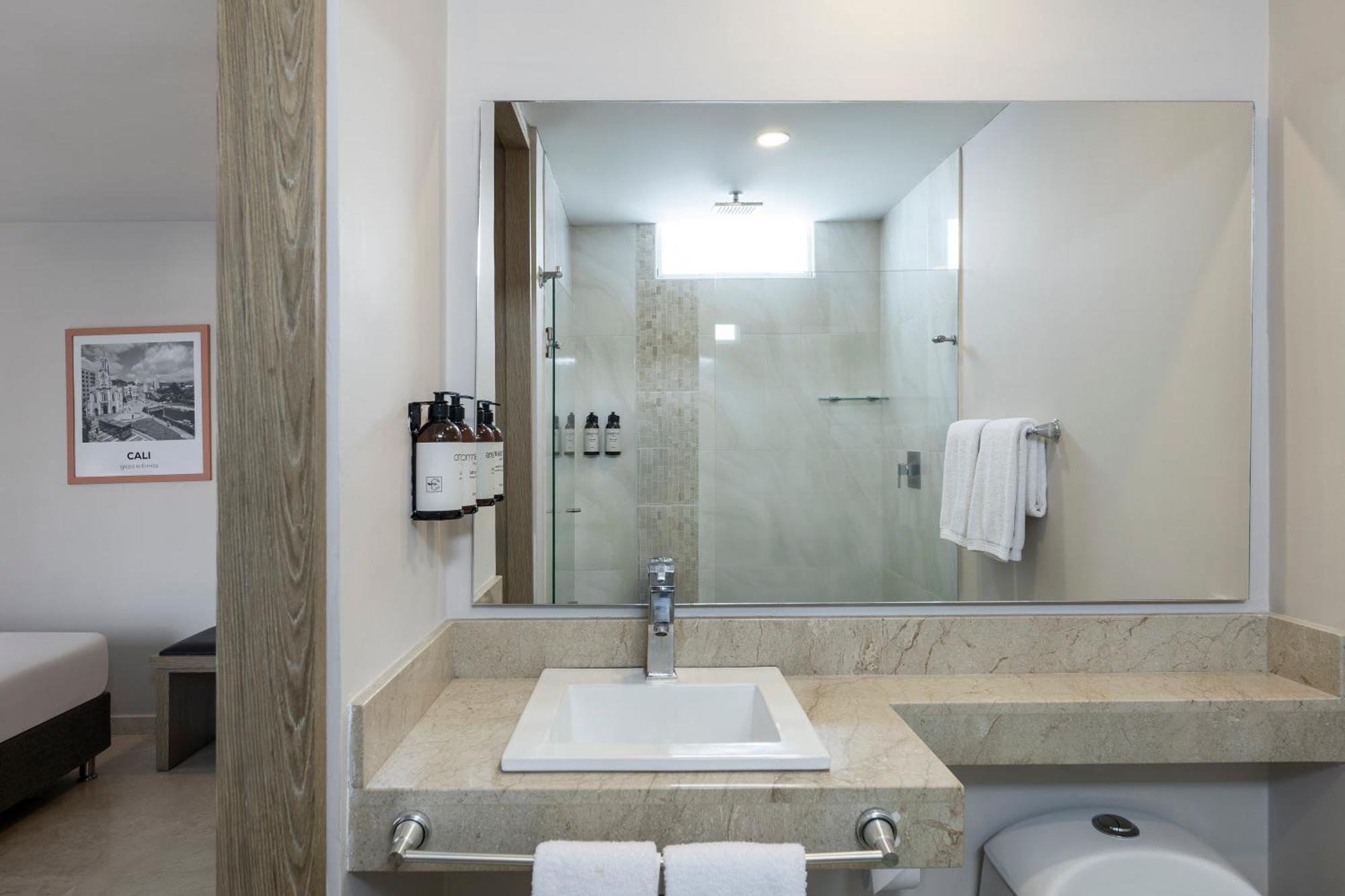 Hotel Ms Ciudad Jardin Cali Kültér fotó